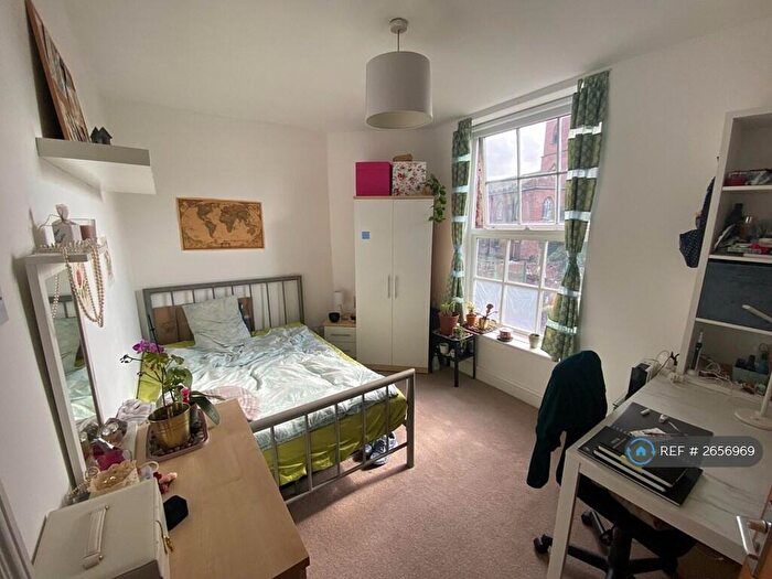 6 Bedroom Semi-Detached House To Rent In North View, Edge Hill, Liverpool, L7