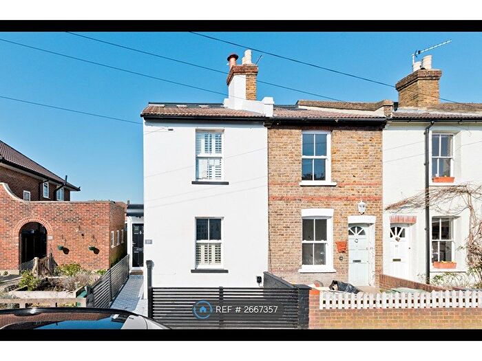 3 Bedroom Terraced House To Rent In Queens Road, Thames Ditton, KT7