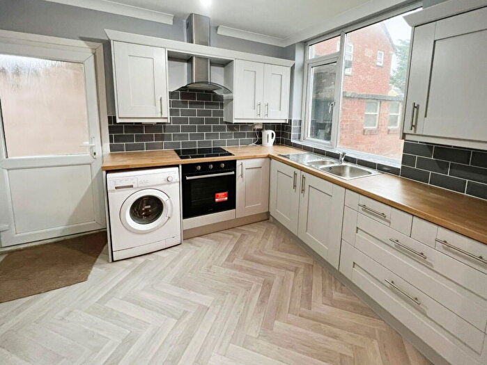 3 Bedroom Semi Detached House For Sale In Mulberry Grove, Swindon, SN2