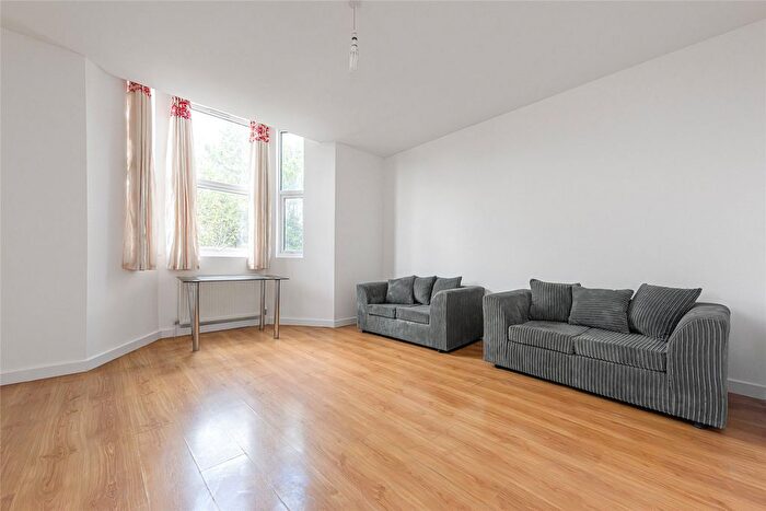 1 Bedroom Flat To Rent In Earlham Grove, Forest Gate, London, E7