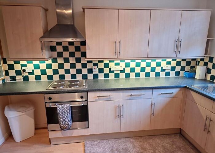 3 Bedroom Terraced House To Rent In High Street, Rochester, ME1