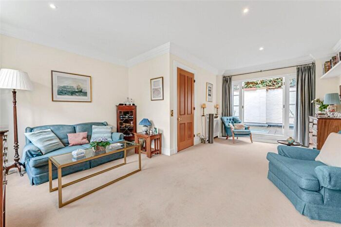 3 Bedroom End Of Terrace House For Sale In Farrier Walk, Chelsea, London, SW10