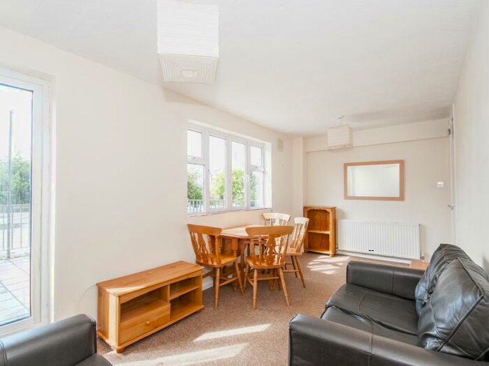 4 Bedroom Apartment To Rent In Old Marston Road, Marston, OX3