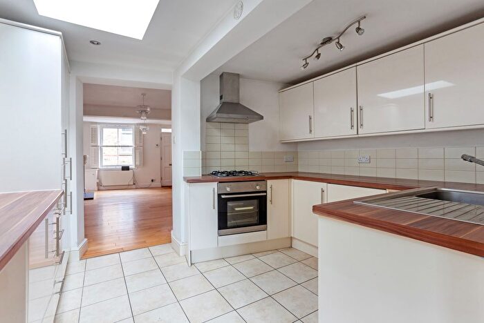 2 Bedroom Detached House For Sale In Helena Road, Windsor, SL4