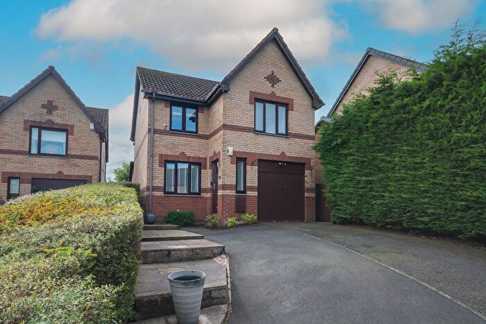 3 Bedroom Detached House For Sale In Kingshill Avenue, Cumbernauld, G68
