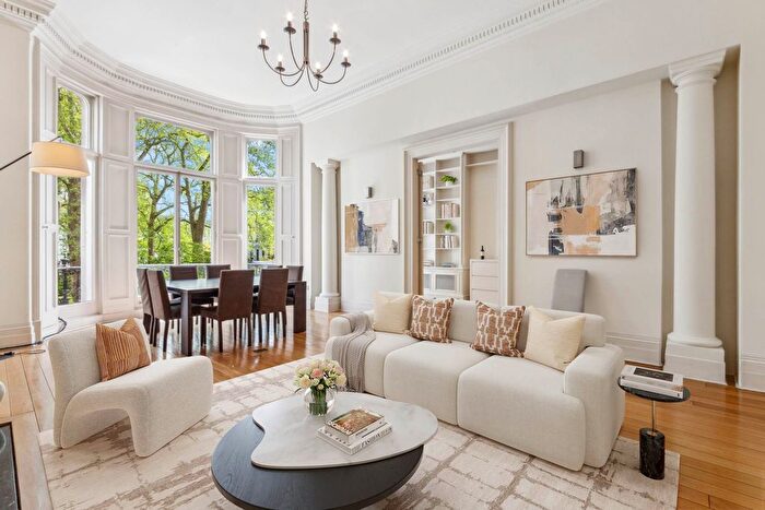 1 Bedroom Flat To Rent In Ennismore Gardens, Knightsbridge, London, SW7