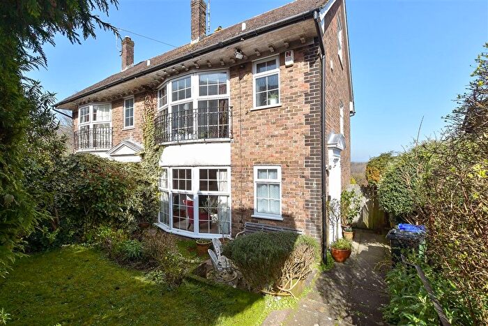 3 Bedroom Semi Detached House For Sale In Sackville Close, Lewes, East Sussex, BN7