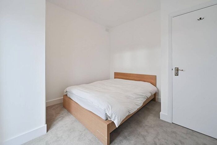 1 Bedroom Flat To Rent In Edbrooke Road, Maida Vale, London, W9