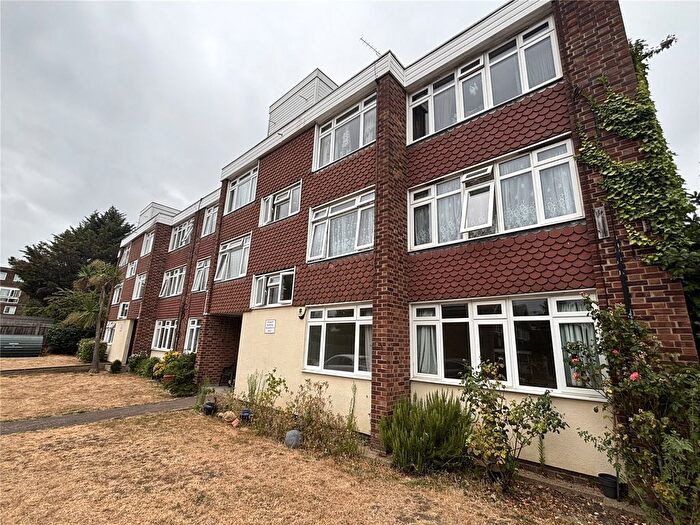 2 Bedroom Flat To Rent In Torrington Road, London, E18