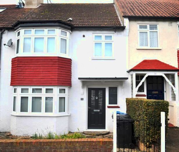 3 Bedroom Property To Rent In Biggin Hill, London, SE19