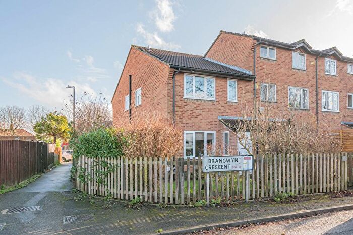1 Bedroom Property For Sale In Brangwyn Crescent, Merton Abbey Mills, London, SW19