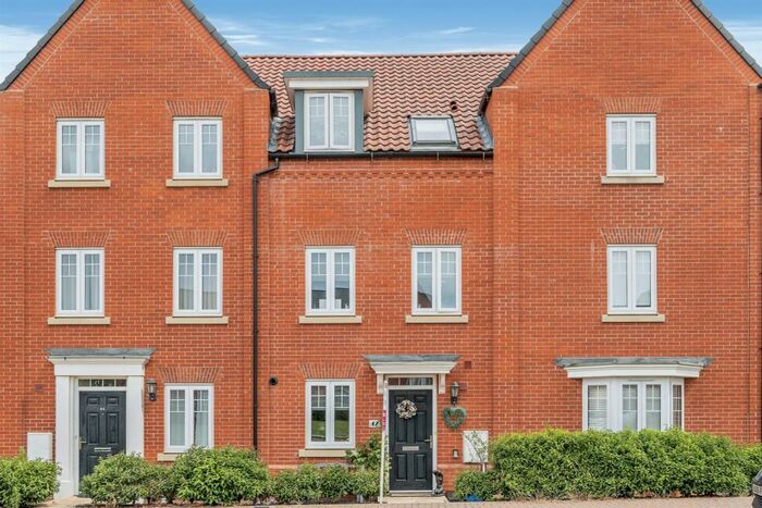 3 Bedroom Terraced House For Sale In Buckenham Road, Aylsham, Norwich, NR11