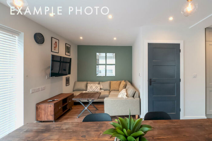 5 Bedroom Terraced House To Rent In &amp; Saturn Grove, Salford, M6