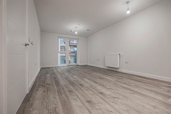 1 Bedroom Flat For Sale In North Woolwich Road, Royal Docks, E16