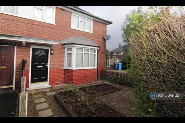3 Bedroom Semi-Detached House To Rent In Vale Street, Manchester, M11