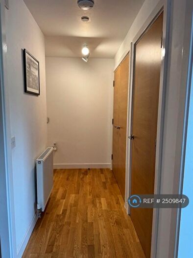 2 Bedroom Flat To Rent In Shrubhill Walk, Edinburgh, EH7