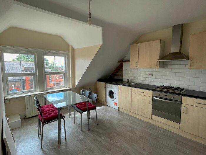 1 Bedroom Flat To Rent In Streatham High Road, Streatham, SW16