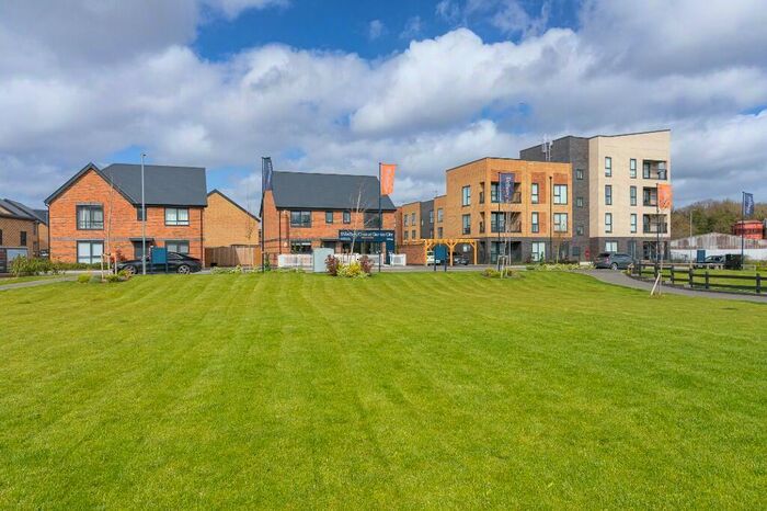 1 Bedroom Apartment For Sale In Whiting Avenue, Greenhithe, Kent, ., DA9