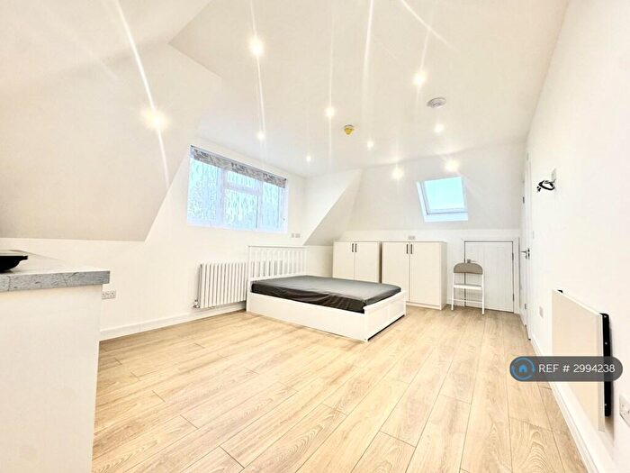 Studio To Rent In Harrow View, Harrow, HA1