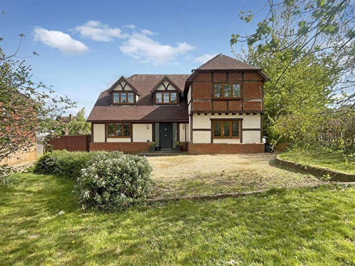 4 Bedroom Detached House For Sale In Newfield Road, Sonning Common, RG4
