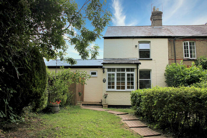 3 Bedroom Semi-Detached House For Sale In Fieldings Place, Graveley, PE19