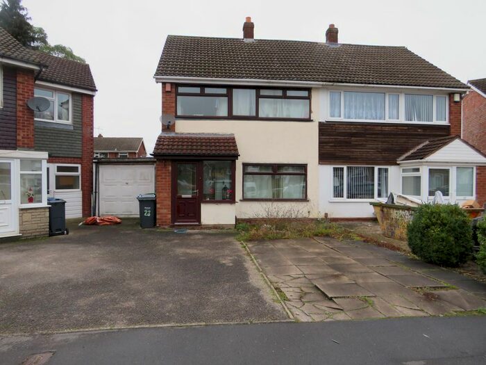 3 Bedroom Property To Rent In Kelverley Grove, West Bromwich B71