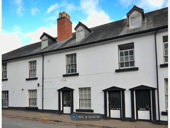 2 Bedroom Flat To Rent In Hornyold Court, Malvern, WR14