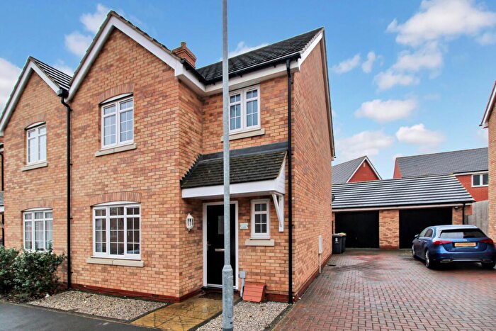 3 Bedroom Semi Detached House For Sale In Megginson Way, Shortstown, Bedford, MK42