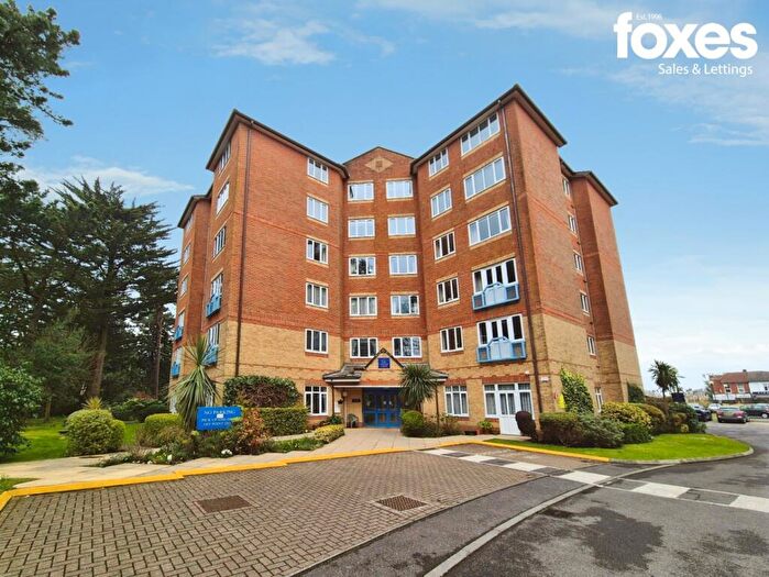2 Bedroom Flat To Rent In Melton Court, Lindsay Road, Poole, Dorset, BH13