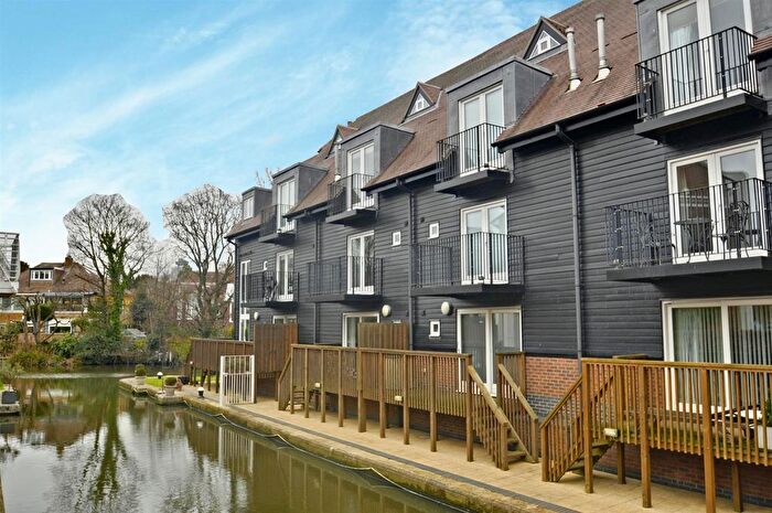 5 Bedroom Terraced House To Rent In Tallow Road, Brentford, TW8