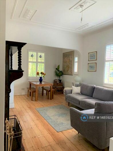 2 Bedroom Flat To Rent In Rye View Maisonettes, London, SE22