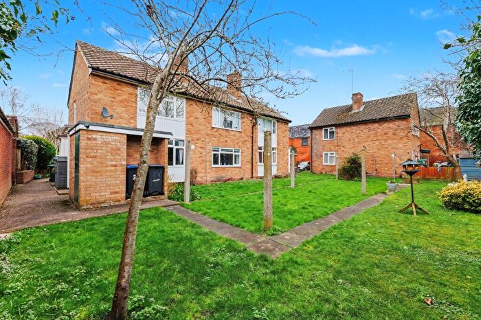 1 Bedroom Flat For Sale In Seggs Lane, Alcester, B49