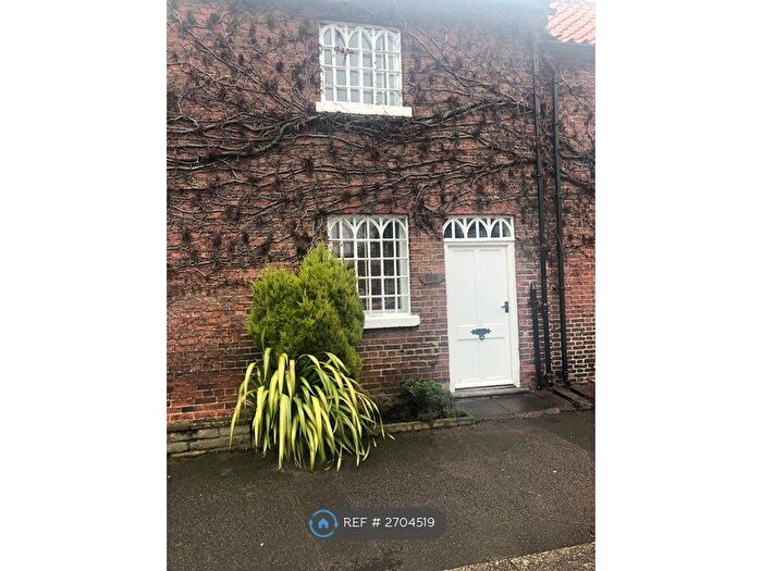 2 Bedroom Terraced House To Rent In High Street, Blyth, S81