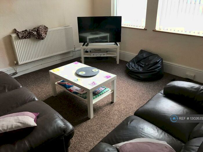 6 Bedroom End Of Terrace House To Rent In Farrar Road, Bangor, LL57