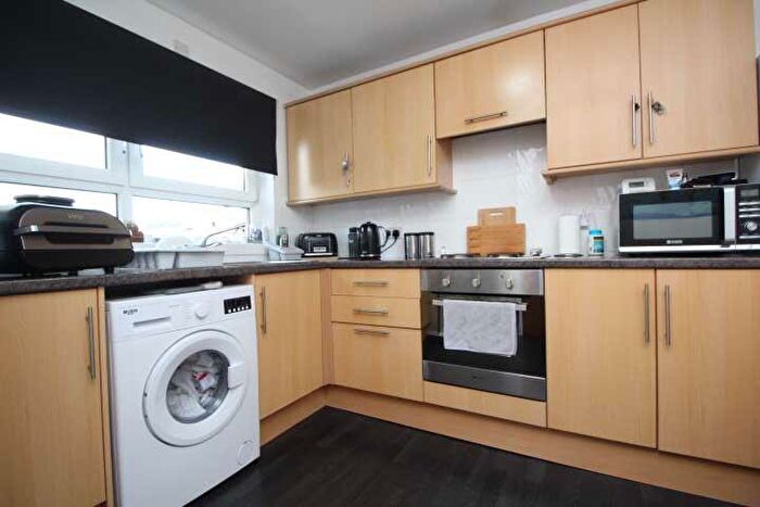 2 Bedroom Duplex To Rent In Maitland Court, Helensburgh, G84
