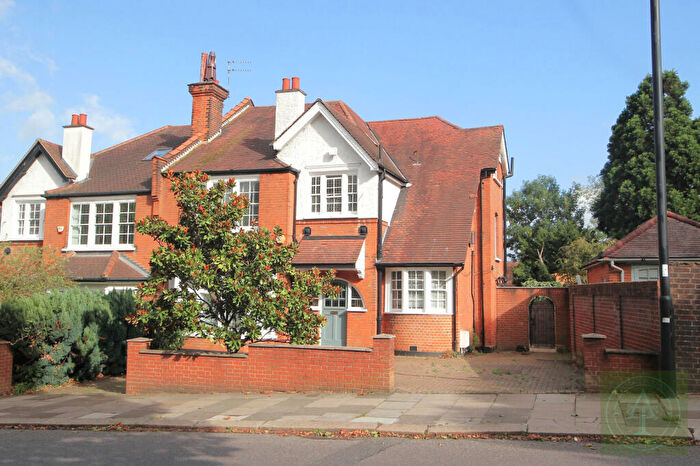 5 Bedroom Semi-Detached House To Rent In Old Park Ridings, N21