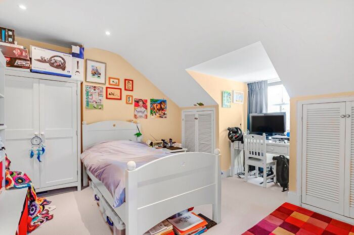 5 Bedroom End Of Terrace House To Rent In Halford Road, Richmond, TW10