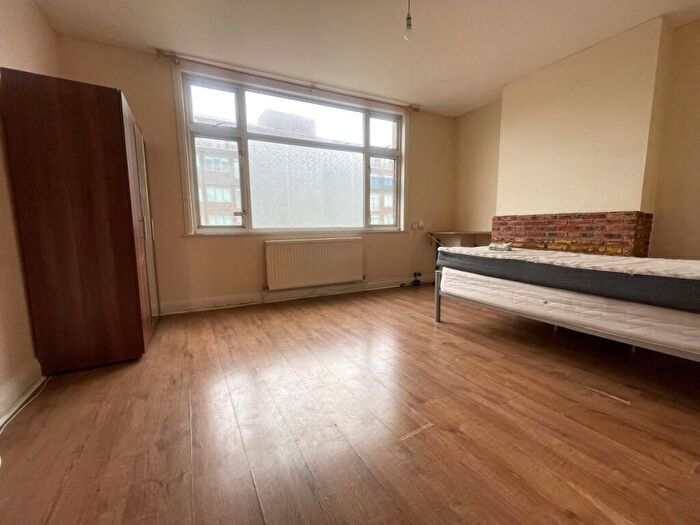 1 Bedroom Flat To Rent In Kenton Road, Harrow, HA3