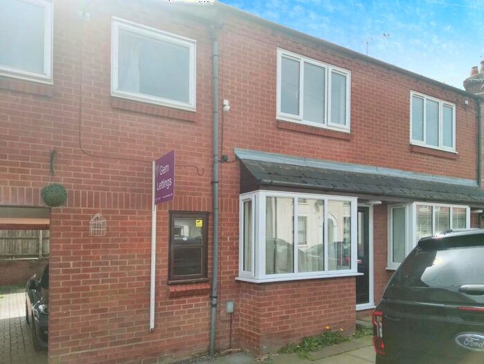 2 Bedroom Terraced House To Rent In Burnham Road, AL1