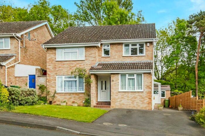 4 Bedroom House To Rent In Charlton Kings, GL52