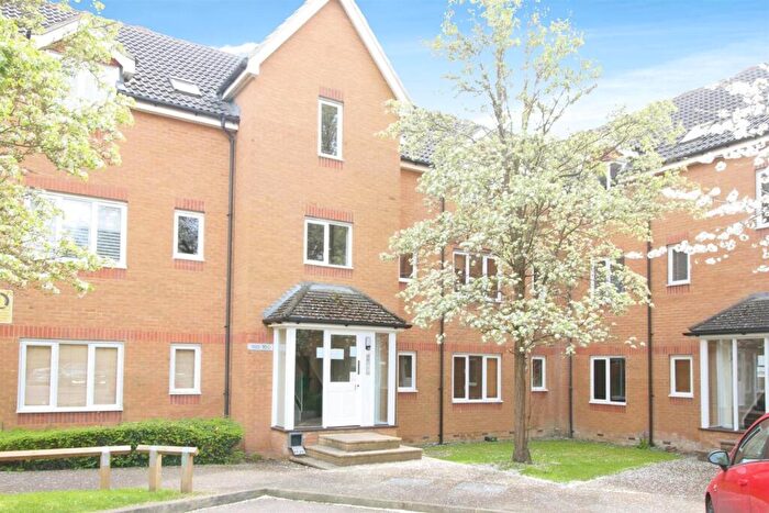 2 Bedroom Flat To Rent In Redoubt Close, Hitchin, Hertfordshire, SG4