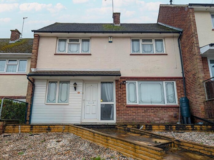 3 Bedroom Terraced House To Rent In Livingstone Road, Gravesend, Kent, DA12