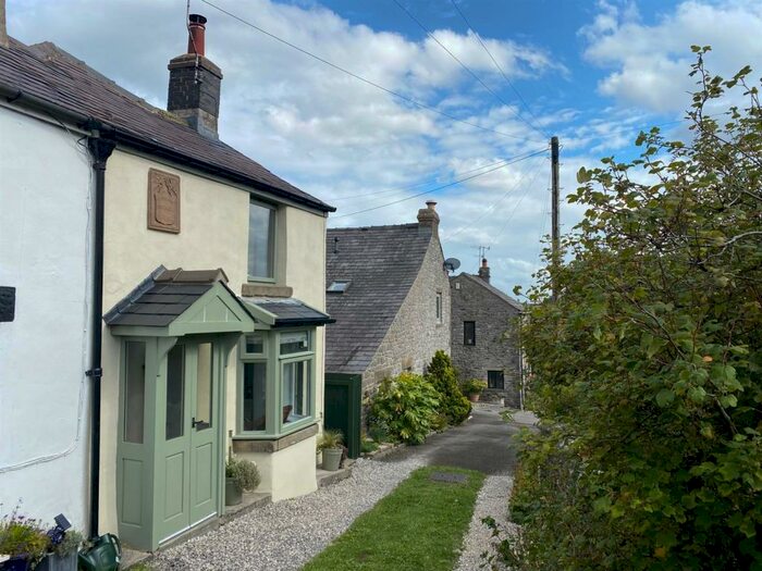 2 Bedroom House For Sale In Bank View, Tideswell, Buxton, SK17