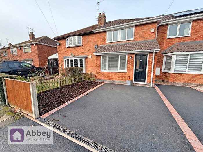 3 Bedroom Town House To Rent In Pinfold, Leicester, LE3