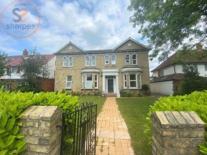 2 Bedroom Flat To Rent In Coombe Lane, London, SW20