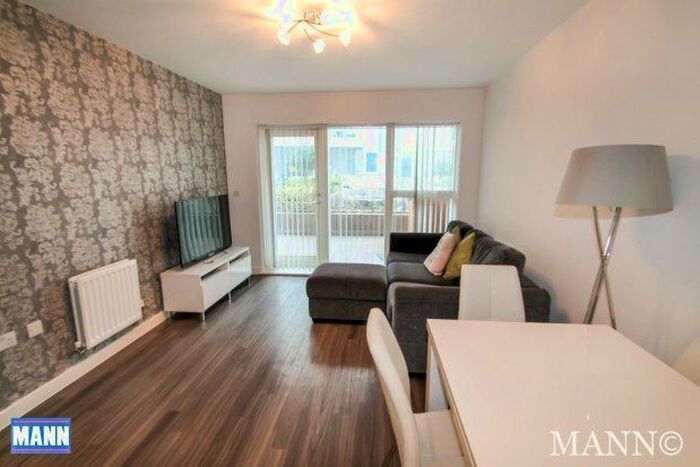 2 Bedroom Flat To Rent In Darbyshire House, Greenhithe, DA9