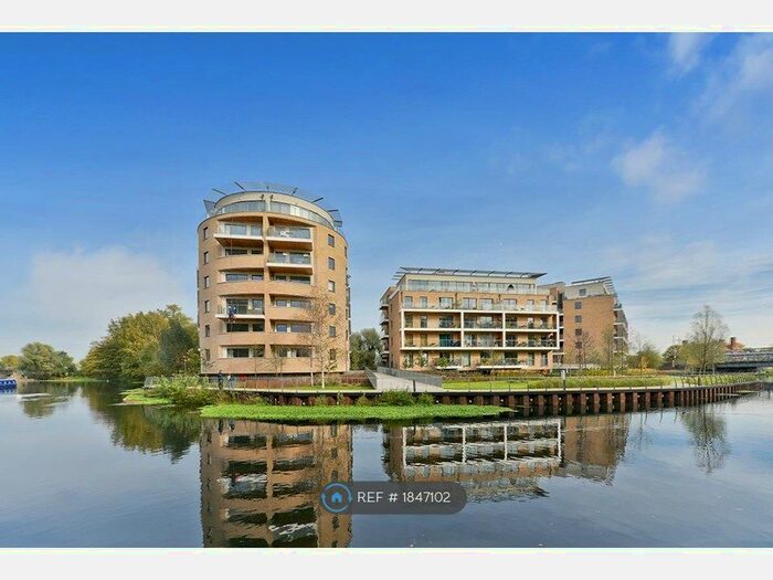 2 Bedroom Flat To Rent In Mill Court, London, E5