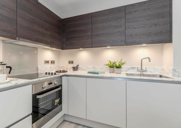 1 Bedroom Flat To Rent In School Passage, Southall, Middlesex, UB1