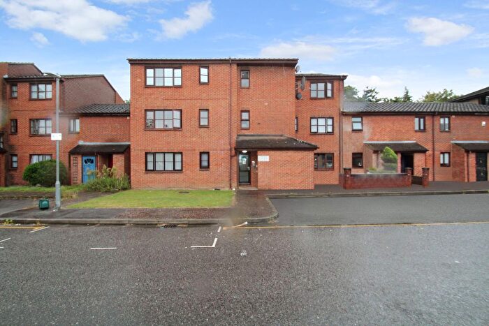 Studio To Rent In Verona Close, Uxbridge, Greater London, UB8