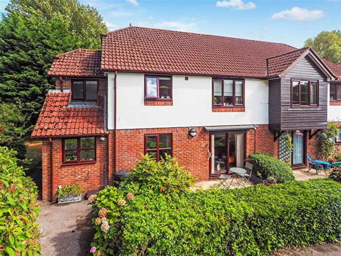 2 Bedroom Flat For Sale In Carters Meadow, Charlton, Andover, SP10